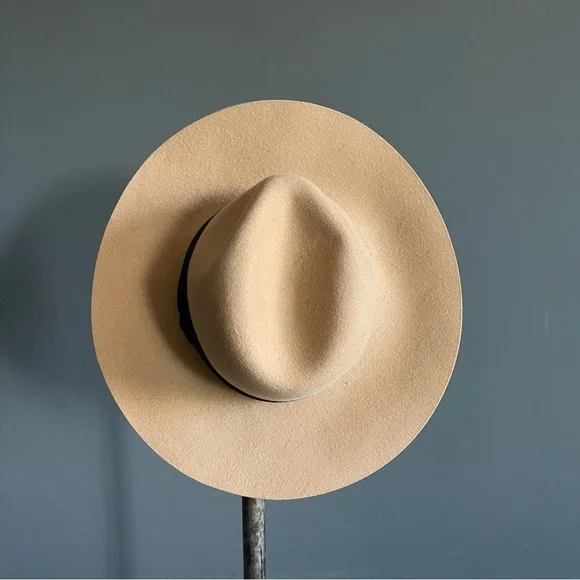 Saks Fifth Avenue Camel Wool Wide Brim Fedora Hat Black Band One Size